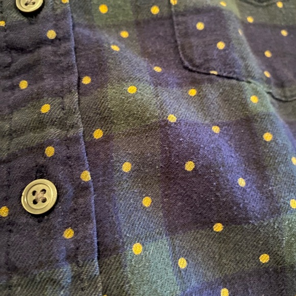 Uniqlo flannel button-up shirt - Picture 3 of 4